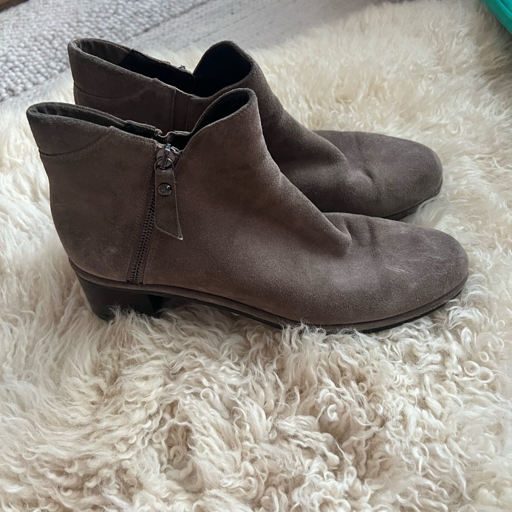 Stuart weitzman block heel booties